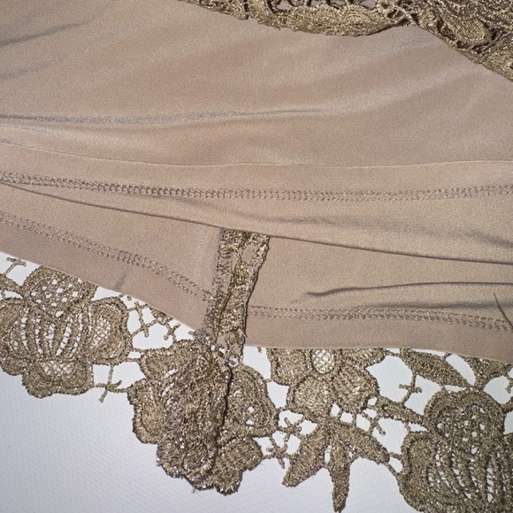 Lauren Ralph Lauren Champagne Lace Sheath Dress Gold Metallic 10 - Picture 9 of 14